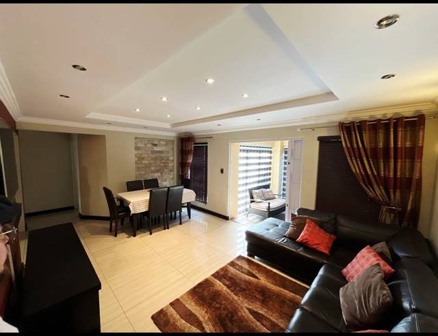 3 BEDROOM TOWNHOUSE FOR SALE IN ABRAHAMSRUST